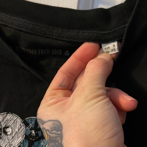 Descended from odin shield wall unisex long sleeve t shirt. - Picture 3 of 4